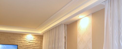 Direkte und indirekte LED Beleuchtung in Styropor Zierleisten kombinieren Direkte und indirekte LED Beleuchtung in Styropor Zierleisten kombinieren